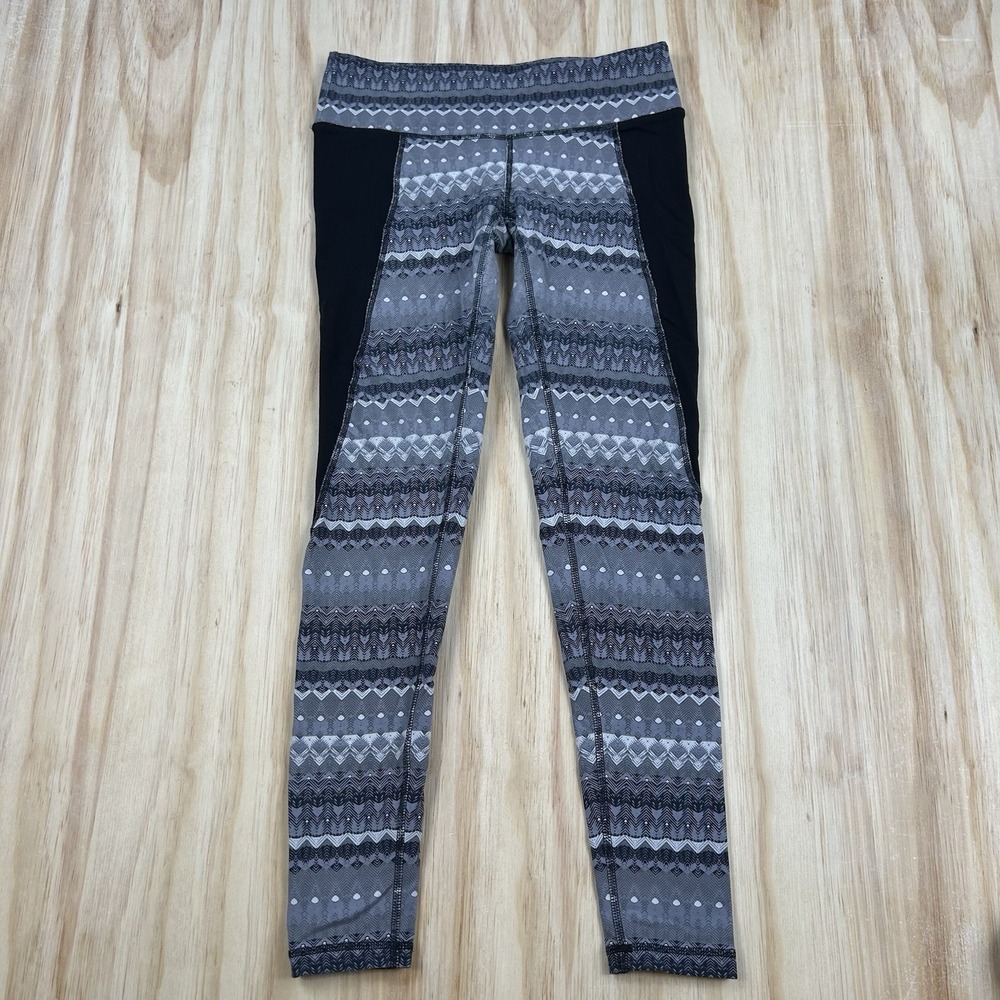 Alo Illusion 3 Chevron‎ Tribal Leggings Yoga Pants Gray Black White M Medium